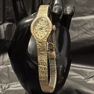Vintage Gruen WORKING Mechanical Ladies Watch–Bark Finish Integrated Bracelet